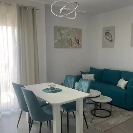 Modern Oasis In Orikum Apartment